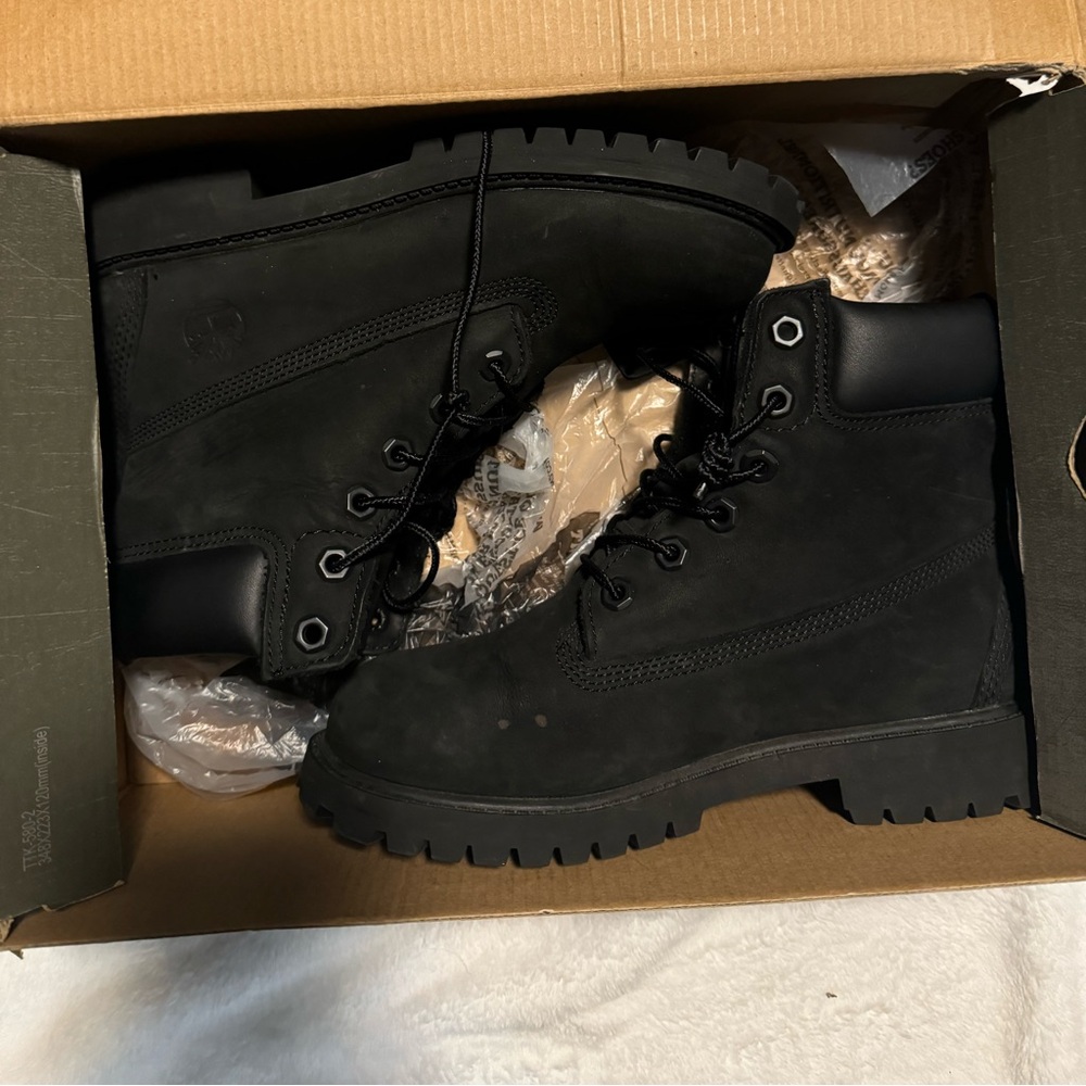 Kids Black Timberland boots size 4.5 youth